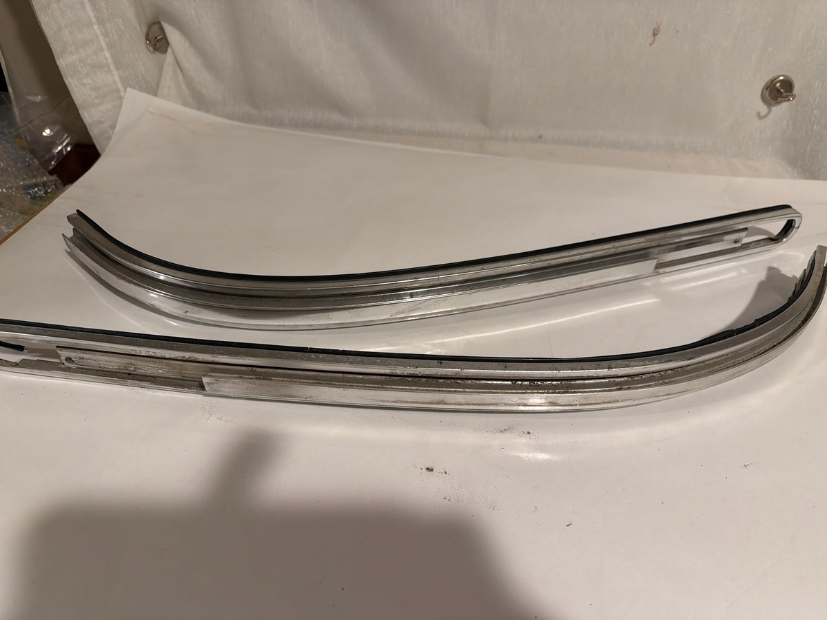 Set Early 67/73 Porsche 911 Bumper guards